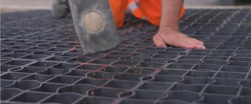EcoGrid E50 heavy duty gravel grid installation